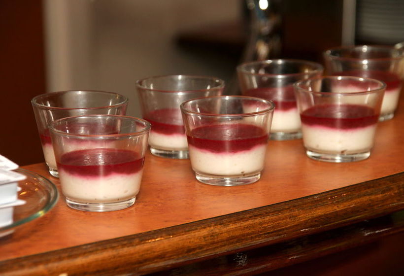 酒店 Onriver S   Ms Cezanne