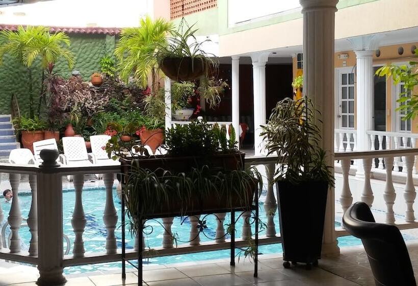 Отель Napolitano