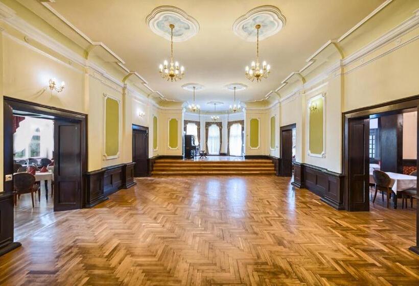 Отель Pałac Kłanino