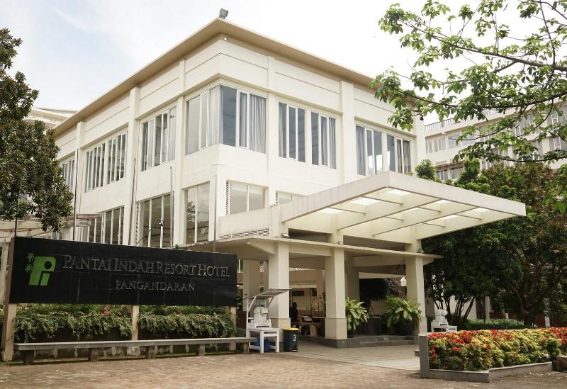 Отель Pantai Indah Resort  Timur