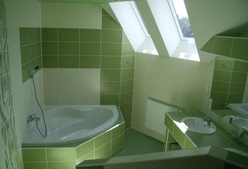 호텔 Penzion Lesna