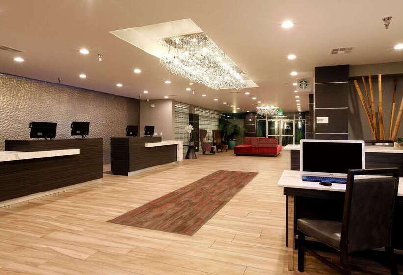 Radisson Hotel Oakland Airport