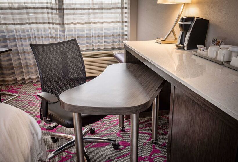 Radisson Hotel Oakland Airport