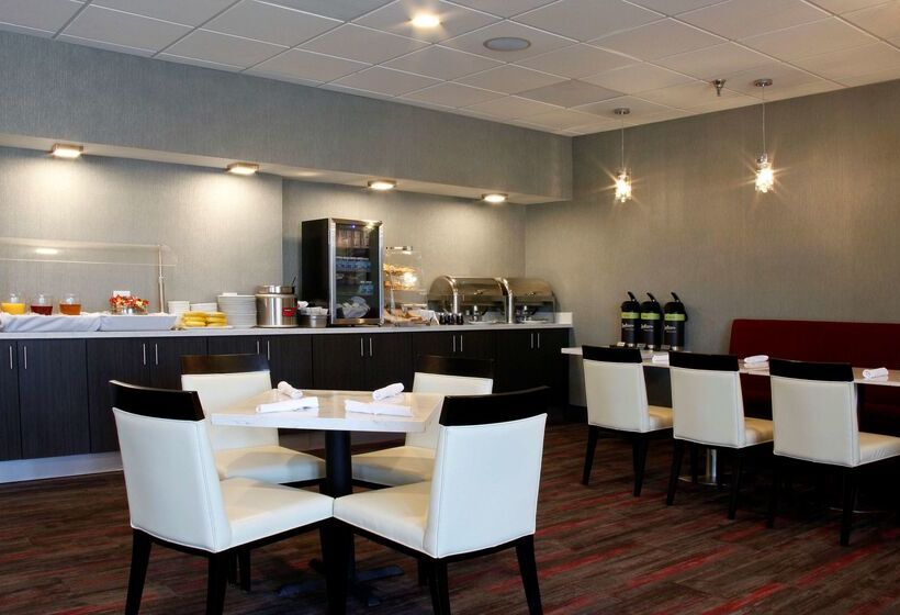 Radisson Hotel Oakland Airport