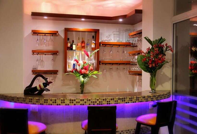 هتل Serenity Suites Casa Boutique