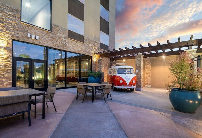 Suncoast Park Hotel Anaheim Resort, Tapestry By Hilton