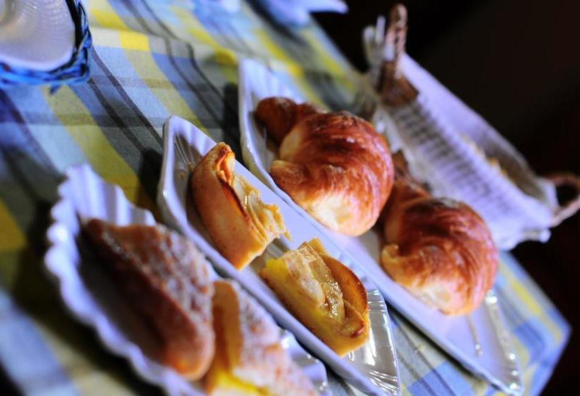 Otel Tassinaia Bed And Breakfast