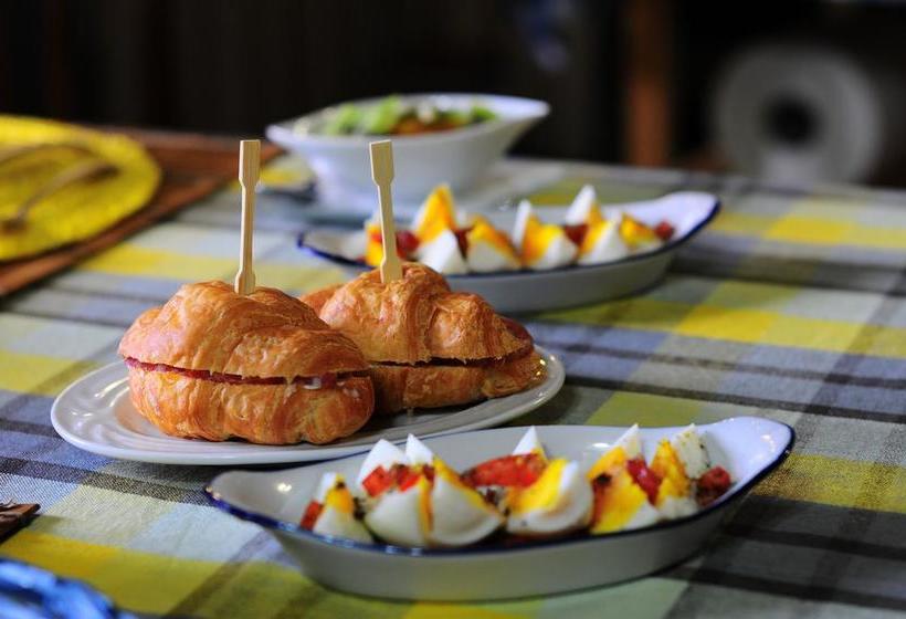 Otel Tassinaia Bed And Breakfast