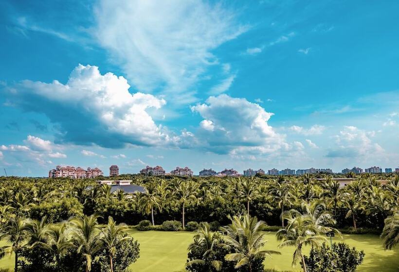 فندق The Ritzcarlton, Haikou