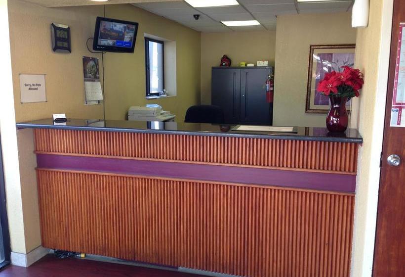 ホテル University Inn And Suites