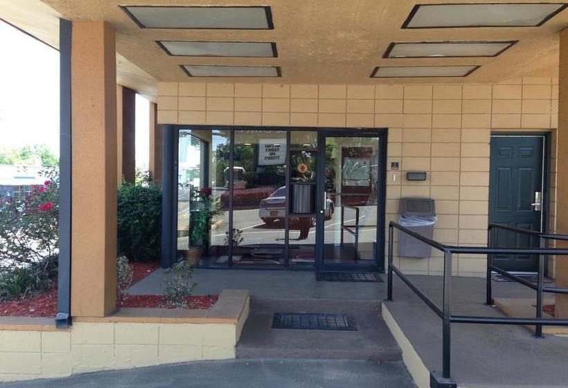 ホテル University Inn And Suites