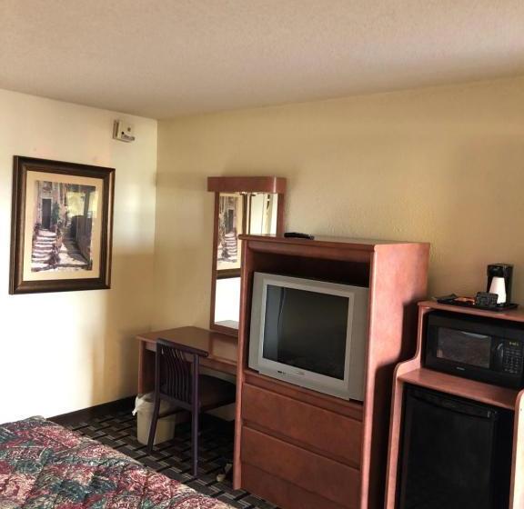 ホテル University Inn And Suites