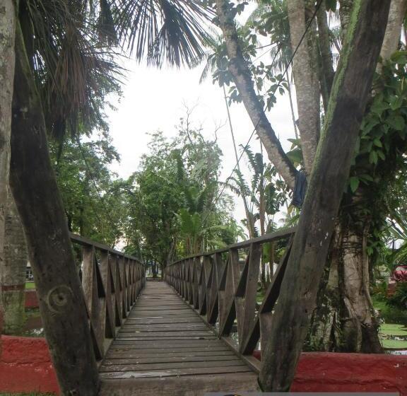 בית מלון כפרי Utuane