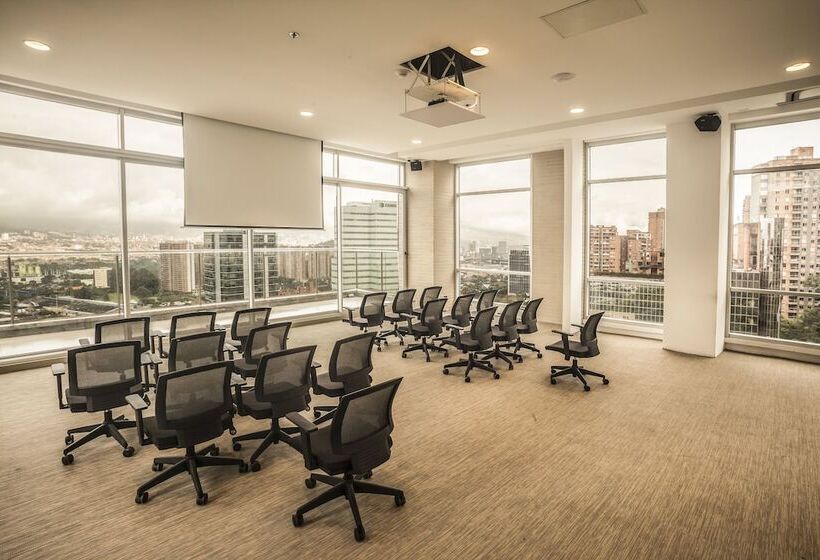 فندق Viaggio Medellin Grand Select