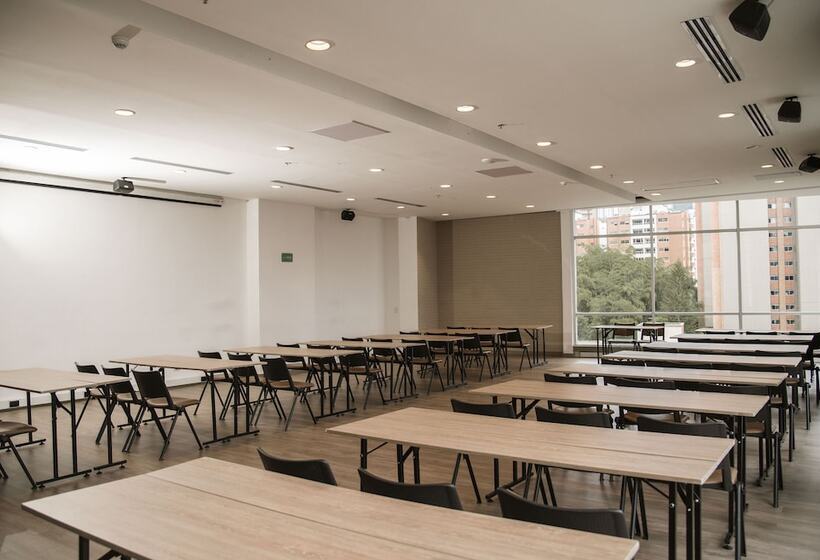 فندق Viaggio Medellin Grand Select