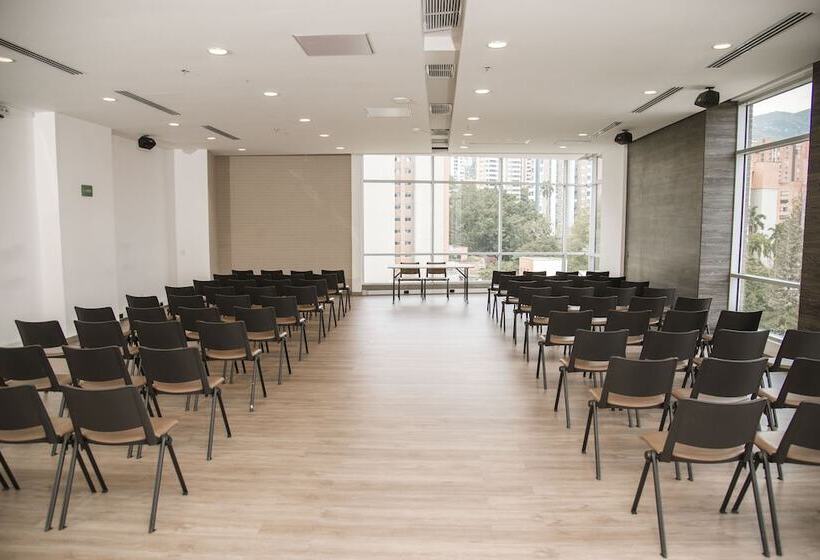 فندق Viaggio Medellin Grand Select