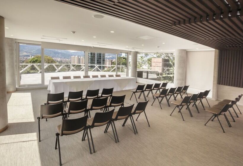 فندق Viaggio Medellin Grand Select