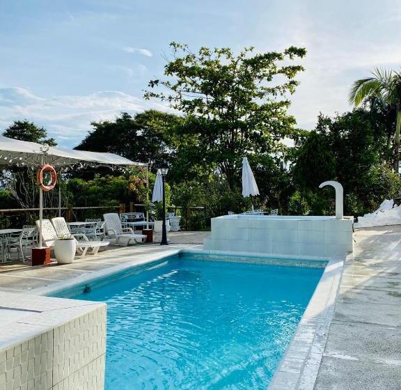 Отель West California