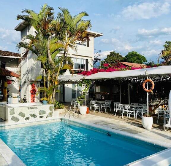 هتل West California