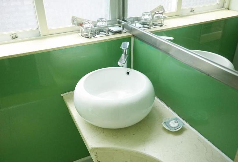 בית מלון כפרי Xinghe Xinfeng  Railway Station & Bus Station Branch