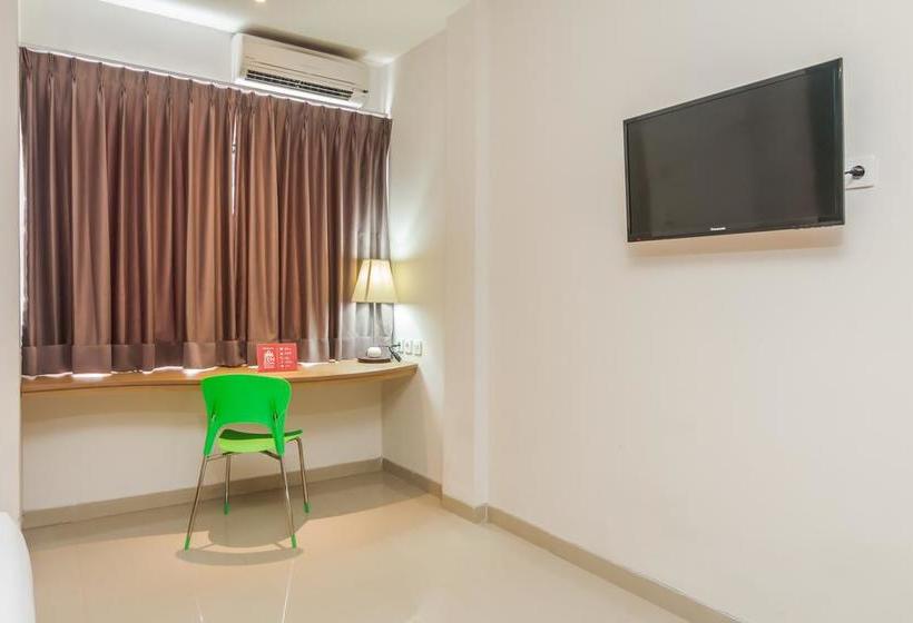 Отель Zenrooms Denpasar Jalan Salak