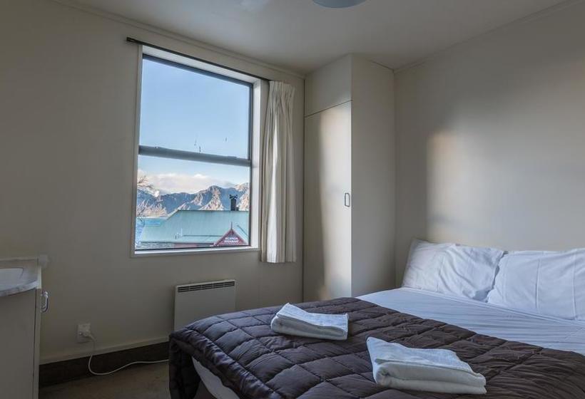 Lake Hawea Hostel
