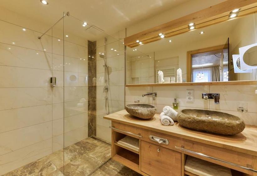 בית מלון כפרי Oberlechtaler Hof Boutique