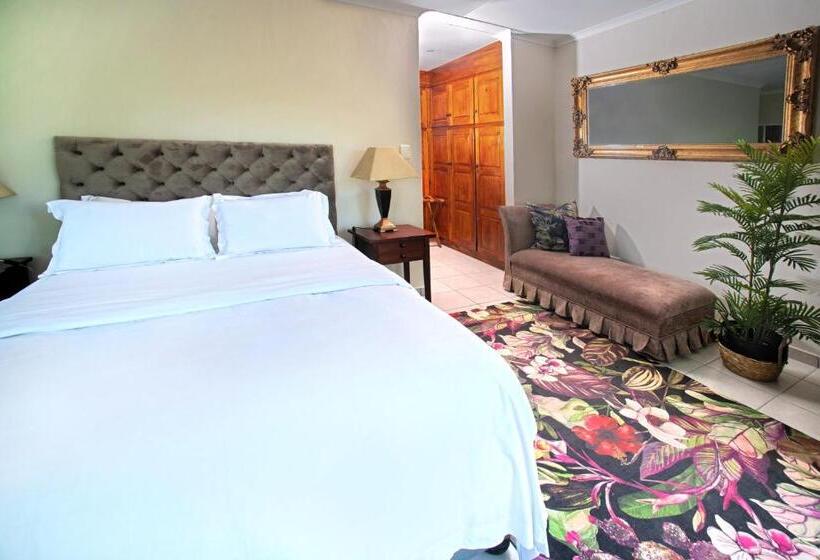 بنسيون Leaves Lodge And Spa