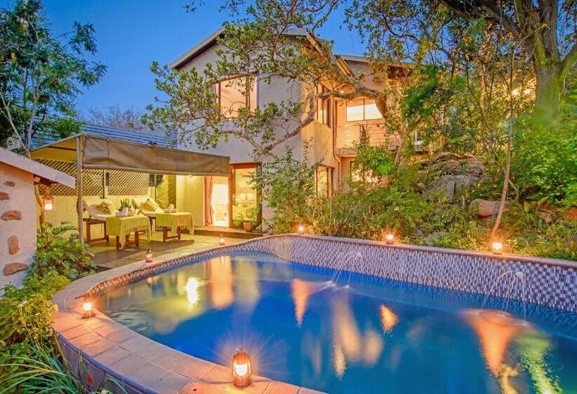 بنسيون Leaves Lodge And Spa