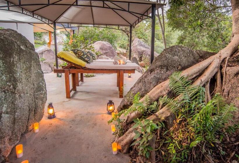 بنسيون Leaves Lodge And Spa