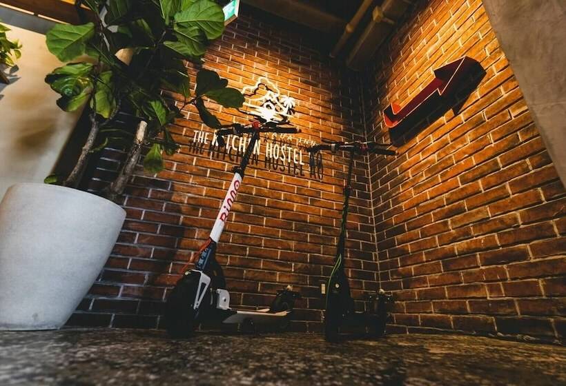 The Kitchen Hostel Ao