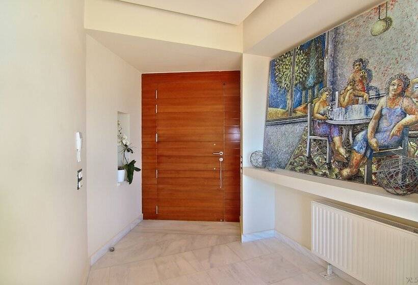 Villa Takeoff Saronida