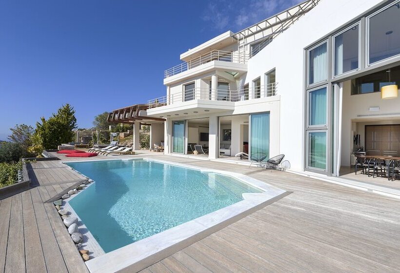 Villa Takeoff Saronida