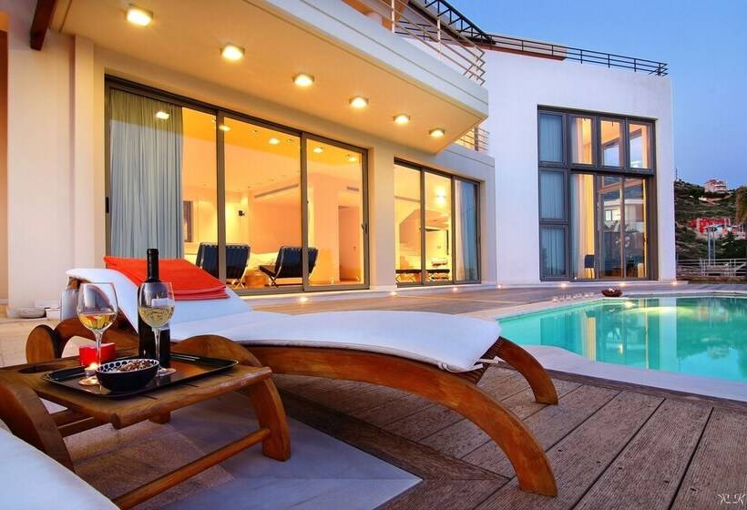 Villa Takeoff Saronida