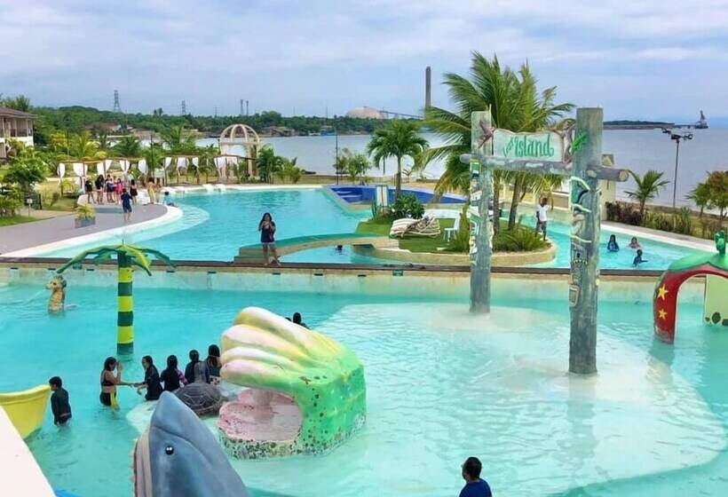 Acapulco Resort & Suites