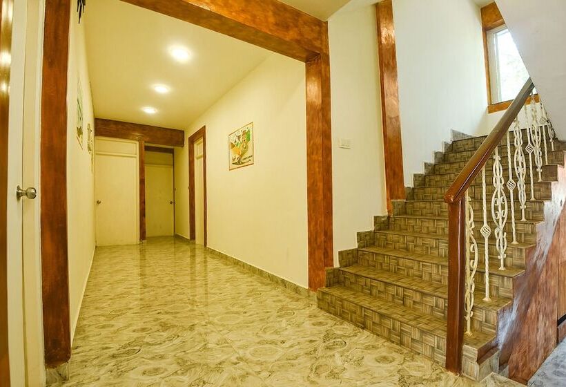 Fabhotel Grand Royal Palms