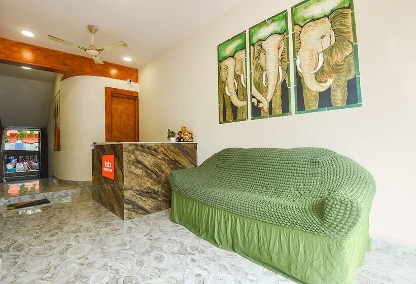 Fabhotel Grand Royal Palms