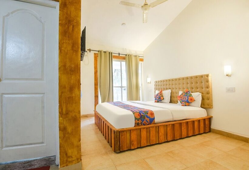 Fabhotel Grand Royal Palms