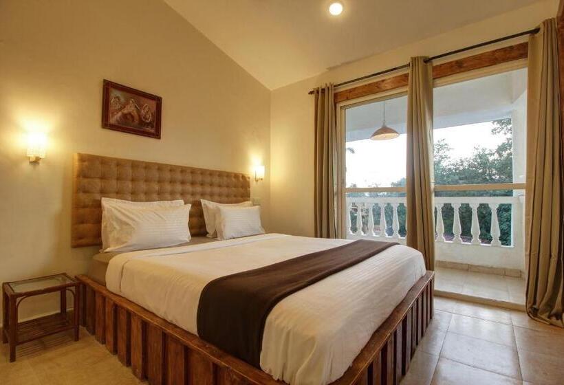 Fabhotel Grand Royal Palms