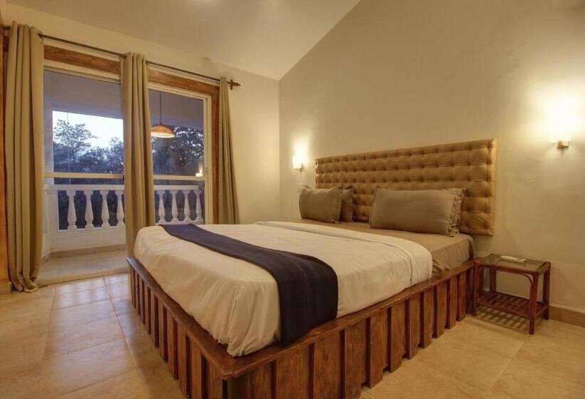 Fabhotel Grand Royal Palms