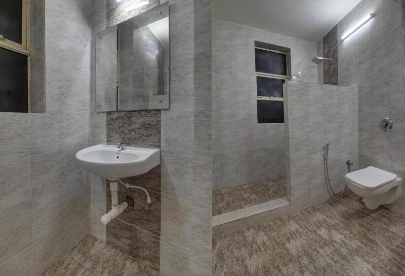 Fabhotel Grand Royal Palms