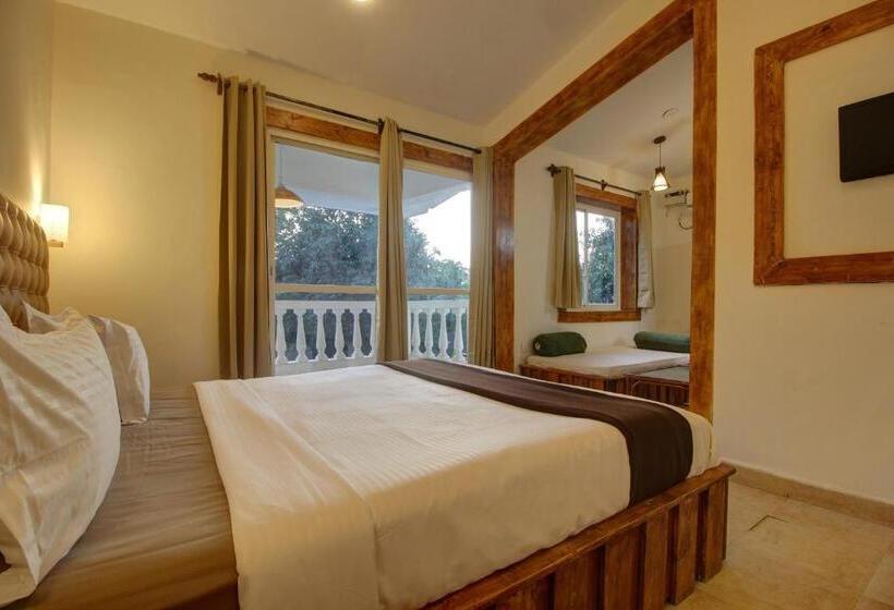 Fabhotel Grand Royal Palms