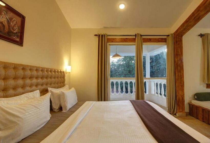 Fabhotel Grand Royal Palms