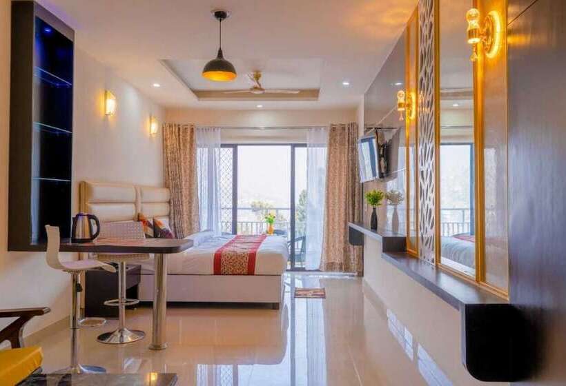 בית מלון כפרי Royals Moonlight Resort Bhimtal