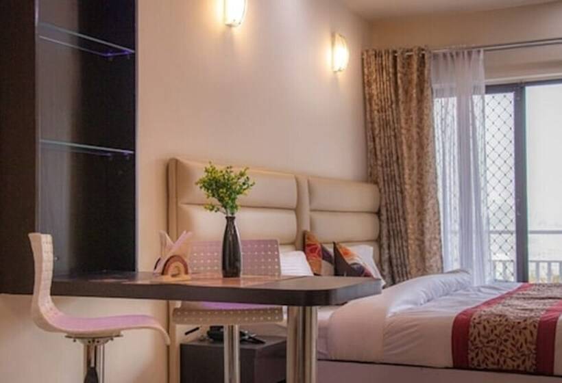 בית מלון כפרי Royals Moonlight Resort Bhimtal