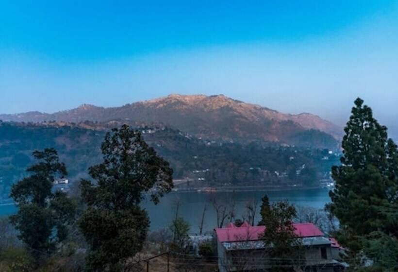 בית מלון כפרי Royals Moonlight Resort Bhimtal