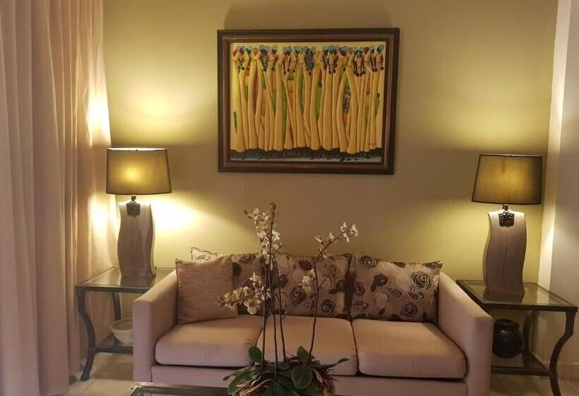 Los Altos Apartments & Studios