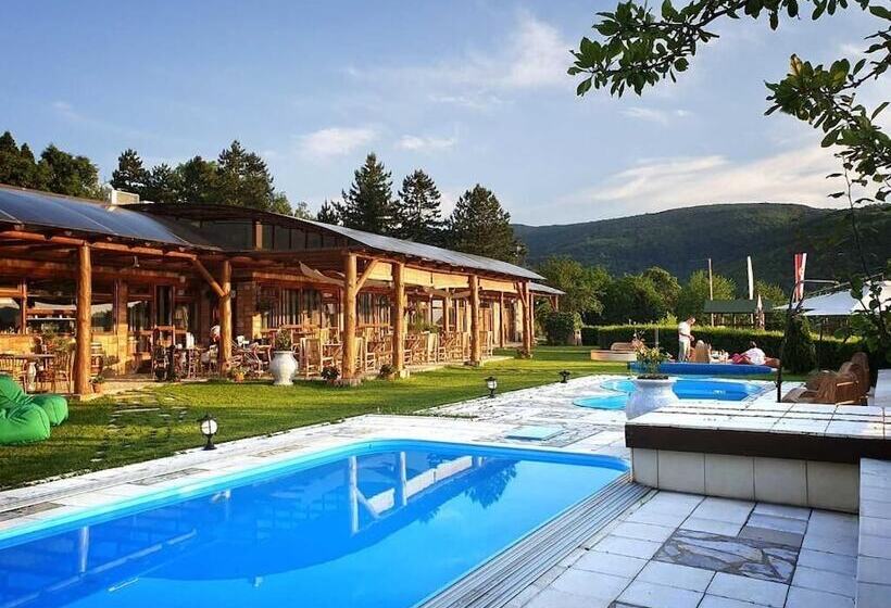 تختخواب و صبحانه Zdravkovac Country Club