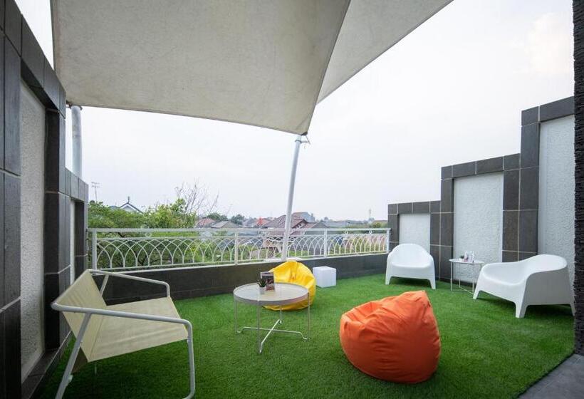 Отель Cove Bening Boutique