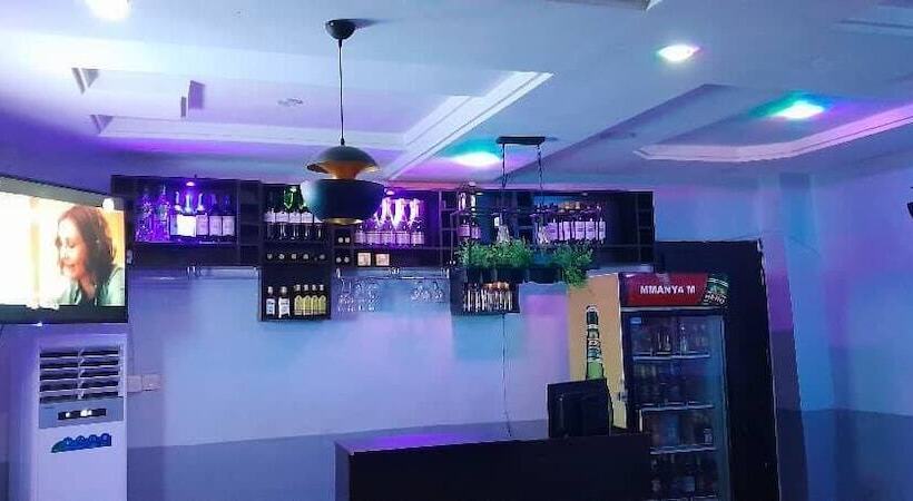 Mt Deluxe Hotel Asaba